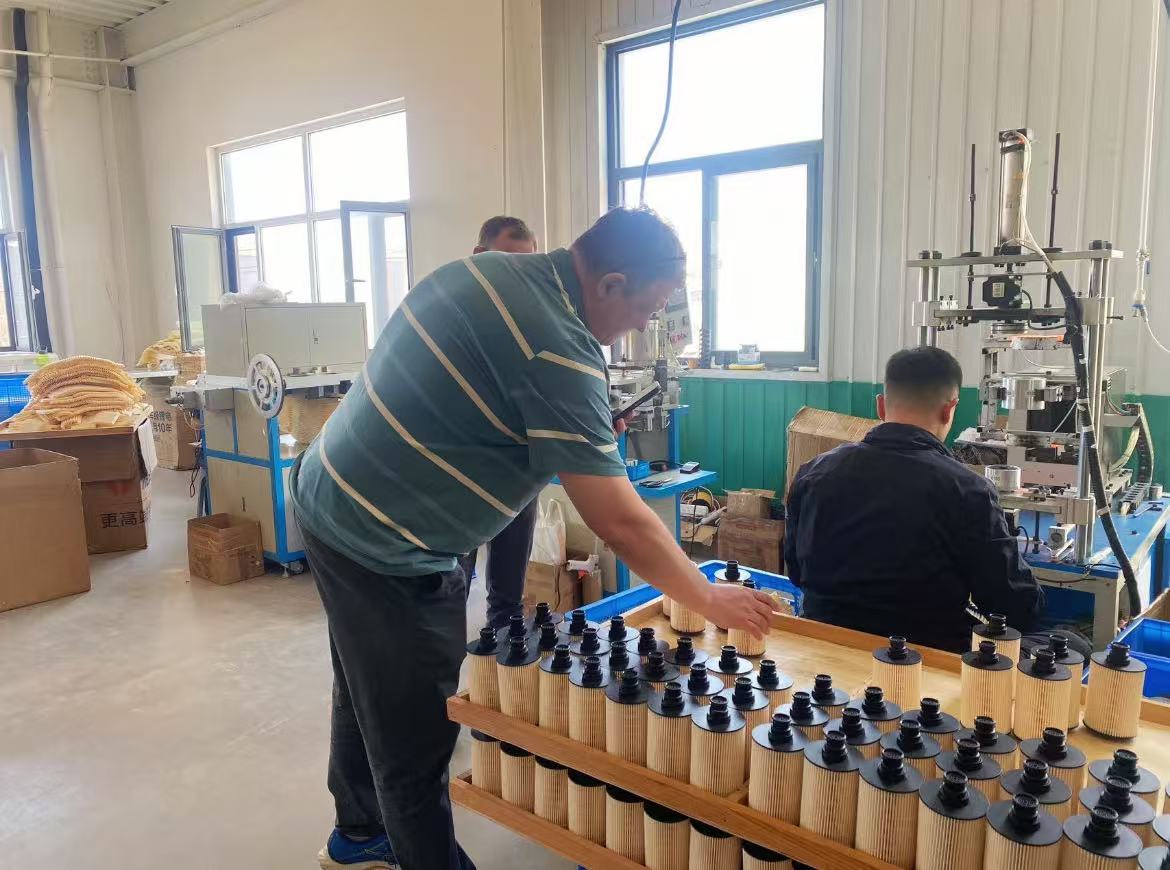 Russian Customers Visit Eazly Filter Factory